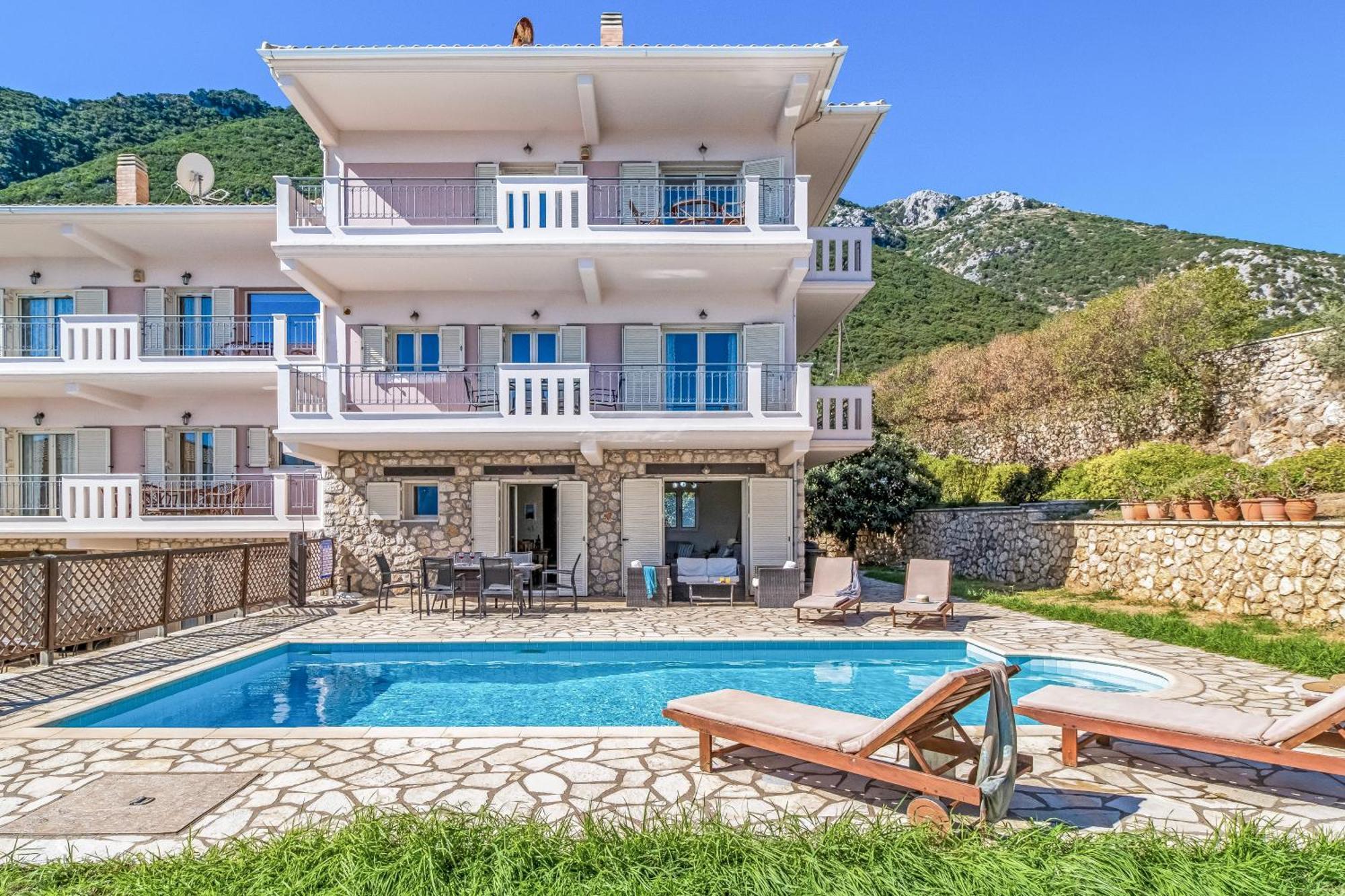 Villa Aeropi Nikiana Eksteriør billede